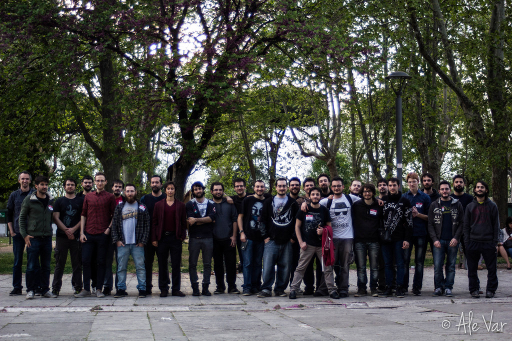 Tutti i jammers, stranamente all'aperto ;)